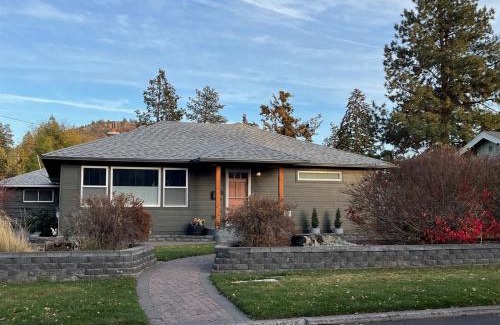 Orchard District Casa | Bluebird Day - Pilot Butte Pad