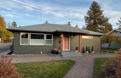 Orchard District Casa | Bluebird Day - Pilot Butte Pad