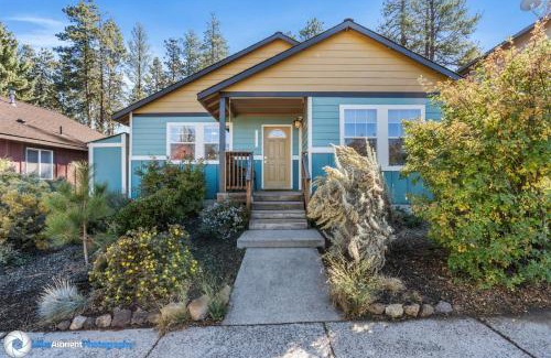 Southern Crossing Casa | Bluebird Day - Raven Sky Bungalow