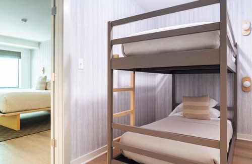 Lake Placid Hotel | Bluebird Lake Placid l Unique King + Bunks for Group Getaways