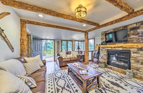 Ruidoso Cabina | ‘Bluebird Pines’ Cabin with Gas Fire Pit & View!