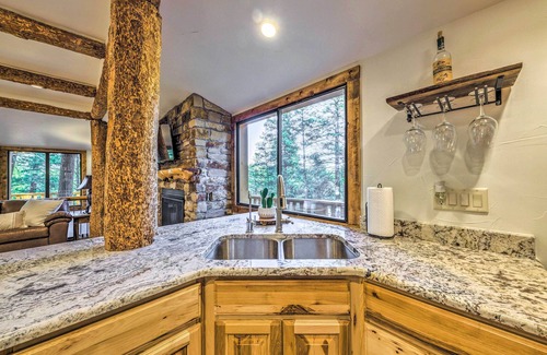Ruidoso Cabina | ‘Bluebird Pines’ Cabin with Gas Fire Pit & View!