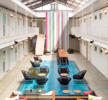 Saratoga Springs Hotel | Bluebird Spa City Motor Lodge