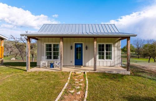 Comfort Casa | Bluebonnet Cottage with hot tub & VIEWS
