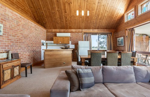 Lovedale Chalet De Esquí | Bluebush Estate - The Chalet