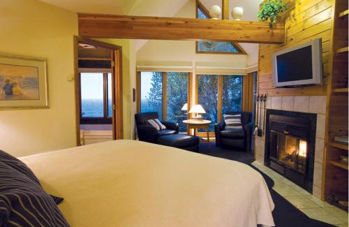 Tofte Complejo | Bluefin Bay on Lake Superior