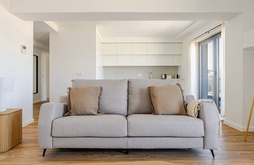 Casal da Ladeira Apartamento | Blueground | Alvalade, balcony, nr Campo Pequeno