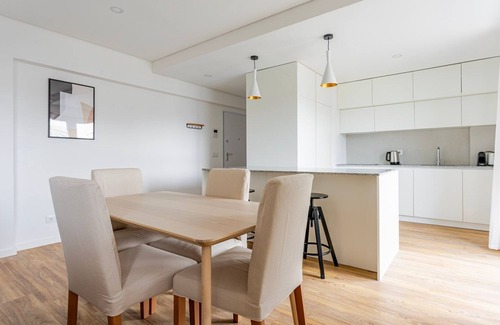 Casal da Ladeira Apartamento | Blueground | Alvalade, balcony, nr Gulbenkian