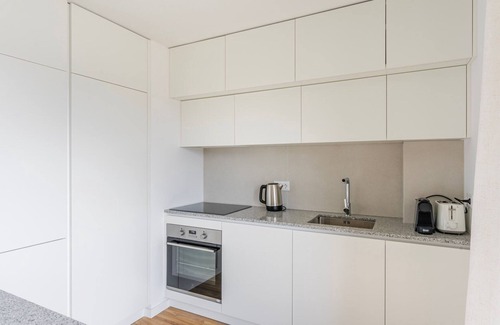 Casal da Ladeira Apartamento | Blueground | Alvalade, balcony, nr Gulbenkian