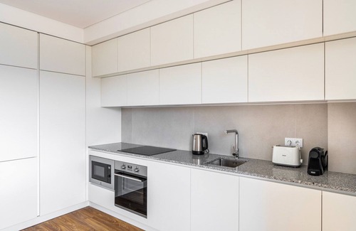 Casal da Ladeira Apartamento | Blueground | Alvalade, balcony, nr Campo Pequeno