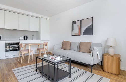 Casal da Ladeira Apartamento | Blueground | Alvalade, balcony, nr Campo Grande