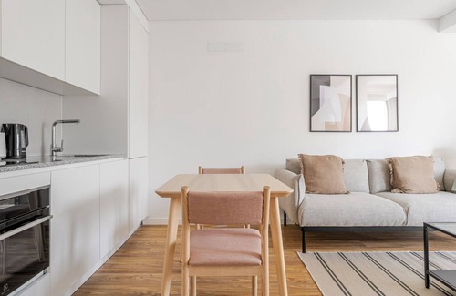 Casal da Ladeira Apartamento | Blueground | Alvalade, balcony, nr Campo Grande