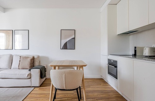 Casal da Ladeira Apartamento | Blueground | Alvalade, balcony, nr Campo Pequeno