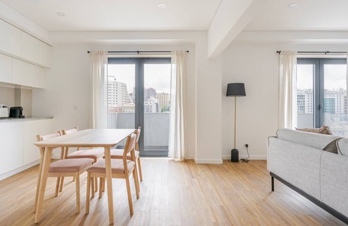 Casal da Ladeira Apartamento | Blueground | Alvalade, balcony, nr Campo Pequeno