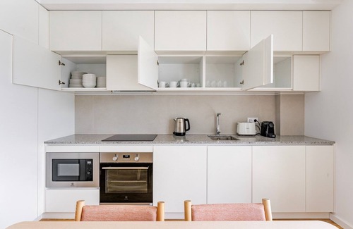 Casal da Ladeira Apartamento | Blueground | Alvalade, balcony, nr Campo Pequeno