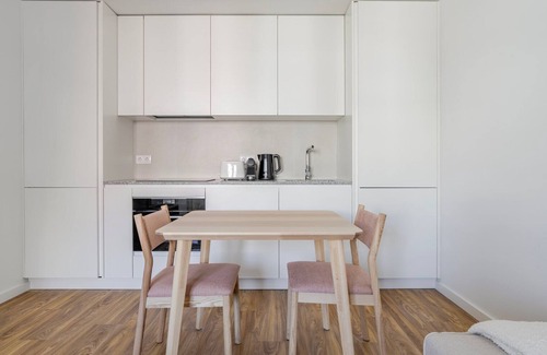 Casal da Ladeira Apartamento | Blueground | Alvalade, balcony, nr Campo Pequeno