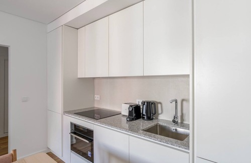 Casal da Ladeira Apartamento | Blueground | Alvalade, balcony, nr Campo Pequeno