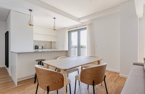 Casal da Ladeira Apartamento | Blueground | Alvalade, balcony, nr Campo Grande