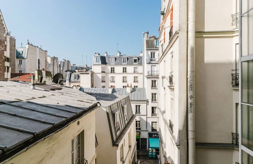 L'Europe Apartamento | Blueground | Batignolles, elevator & washer