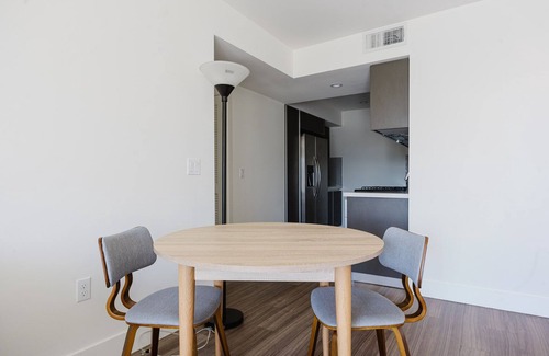 West Los Angeles Apartamento | Blueground | Brentwood, rooftop & AC, near UCLA