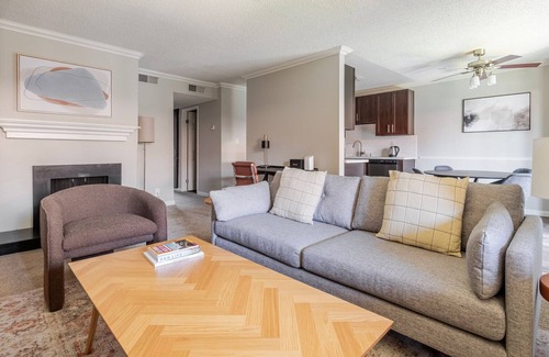 Campbell Apartamento | Blueground | Campbell, pool, nr Campbell Park