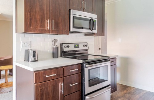 Campbell Apartamento | Blueground | Campbell, pool, nr Campbell Park