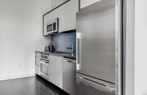 Central-Maverick Square - Paris Street Apartamento | Blueground | Central-Maverick Square, pool, nr Boston Harbor