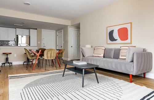 Chinatown Apartamento | Blueground | Chinatown, gym & w/d, nr arena