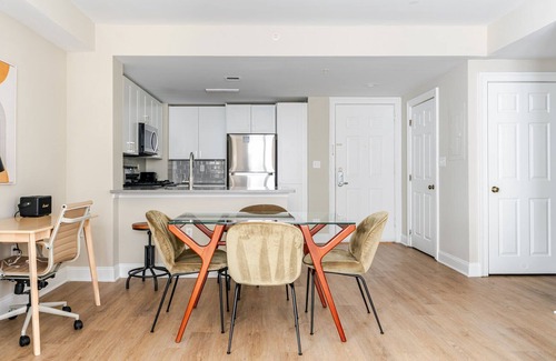 Chinatown Apartamento | Blueground | Chinatown, gym & w/d, nr arena