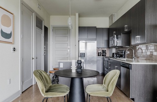West End Apartamento | Blueground | Downtown 1bd apartment