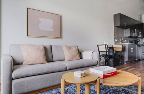 West End Apartamento | Blueground | Downtown 1bd apartment