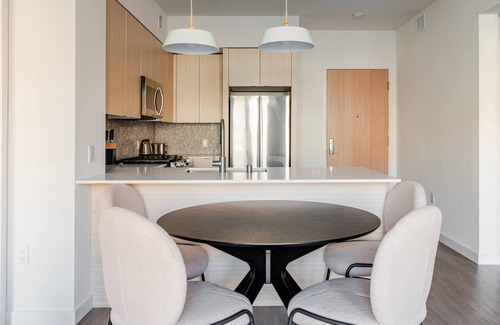 Fremont Apartamento | Blueground | East Industrial, pool & AC, nr park