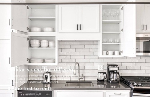 Elmhurst Apartamento | Blueground | Elmhurst, pool, nr Elmhurst Art Museum