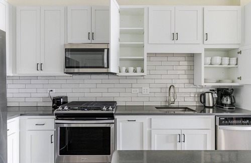Elmhurst Apartamento | Blueground | Elmhurst, pool, nr Elmhurst Art Museum