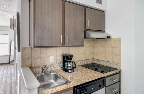 Gateway Apartamento | Blueground Gateway pool gym close to shops ATX-242