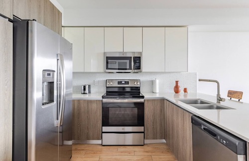 West Little Havana Apartamento | Blueground | Little Havana, pool, nr Coral Gables
