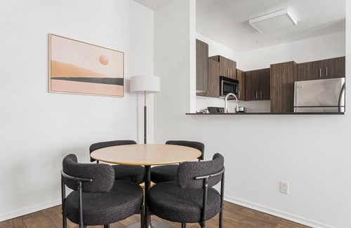 Miracle Mile Apartamento | Blueground | Miracle Mile, rooftop, nr La Brea Tar Pits