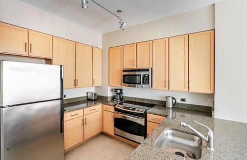 Mount Vernon Square Apartamento | Blueground | Mt Vernon Sq, pool & gym, nr museums
