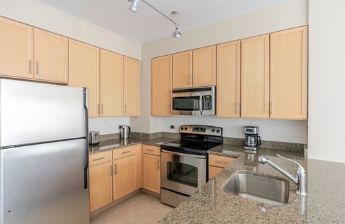 Mount Vernon Square Apartamento | Blueground | Mt Vernon Sq, pool & gym, nr museums