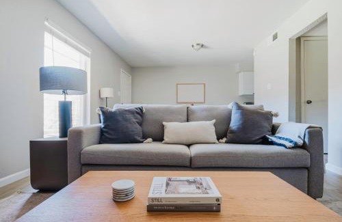 Cherrywood Apartamento | Blueground Mueller BBQ Pool AC nr Downtown ATX-278
