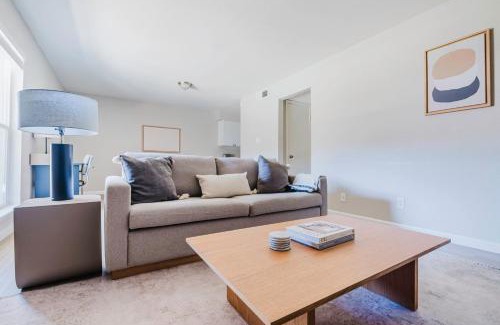 Cherrywood Apartamento | Blueground Mueller BBQ Pool AC nr Downtown ATX-278