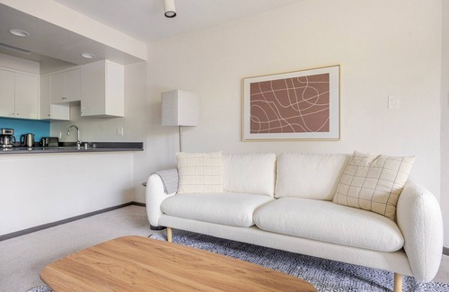 Pasadena Apartamento | Blueground | Pasadena, pool & AC, nr Caltech