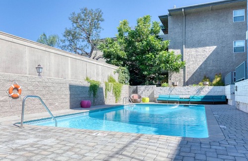 Pasadena Apartamento | Blueground | Pasadena, pool & AC, nr Caltech
