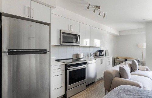 University District Apartamento | Blueground | Ravenna, rooftop, nr University Park