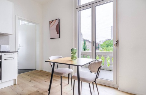 Seebach Apartamento | Blueground | Seebach, view, nr Zurich Zoo