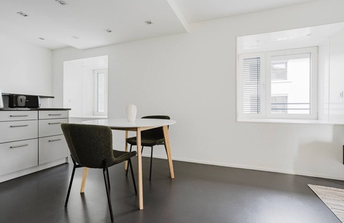 Seefeld Apartamento | Blueground | Seefeld, w/d, elevator, nr Lake Zurich