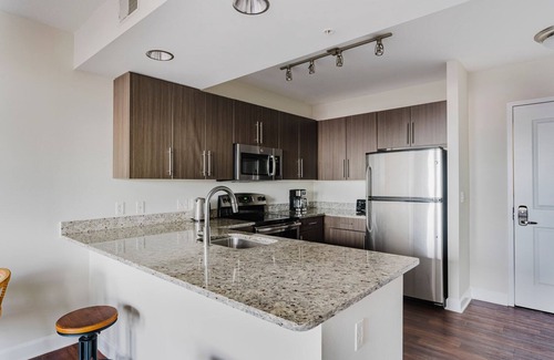 Shaw Apartamento | Blueground | Shaw, pool & w/d, nr Convention Center