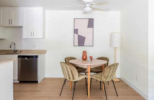 Shoreline West Apartamento | Blueground | Shoreline West, pool, nr Shoreline Park