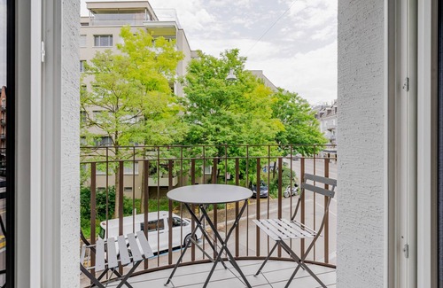 Sihlfeld Apartamento | Blueground | Sihlfeld, balcony, nr Zürich Zoo