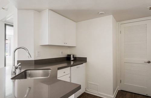Studio City Apartamento | Blueground | Studio City, jacuzzi, nr Lake
